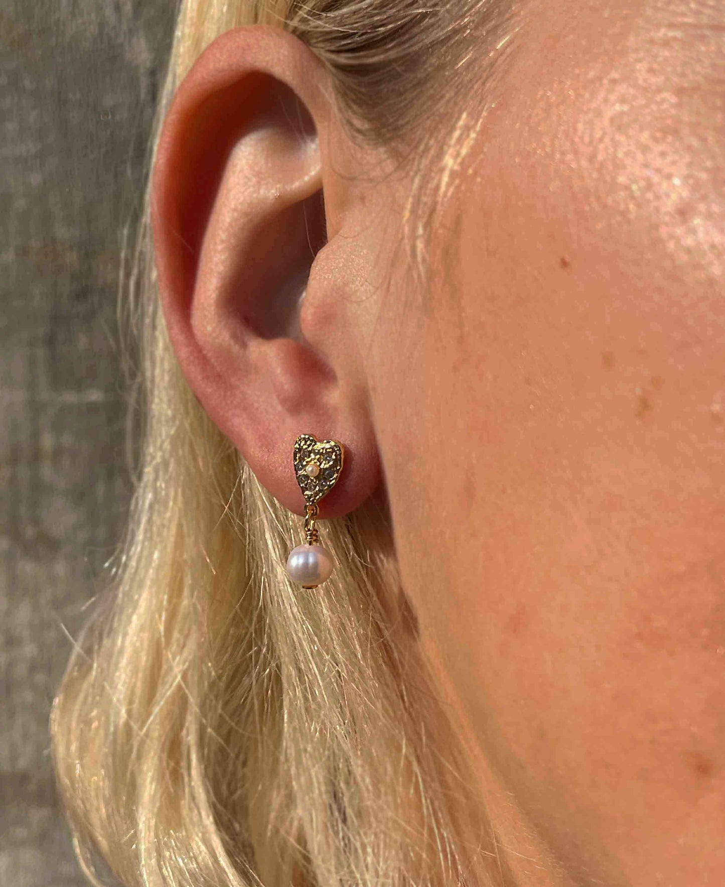 — jewellery