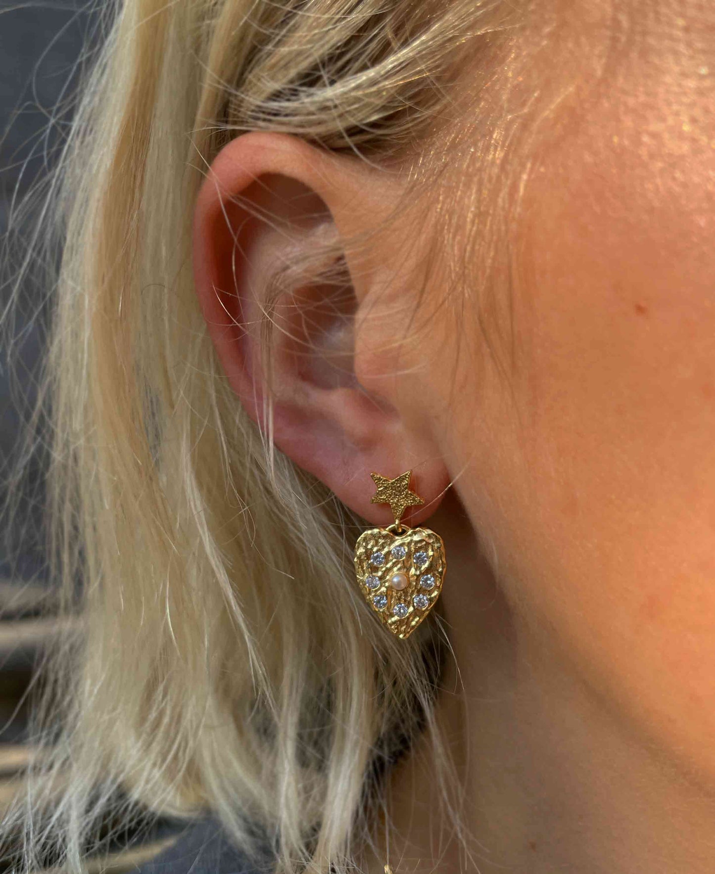— jewellery