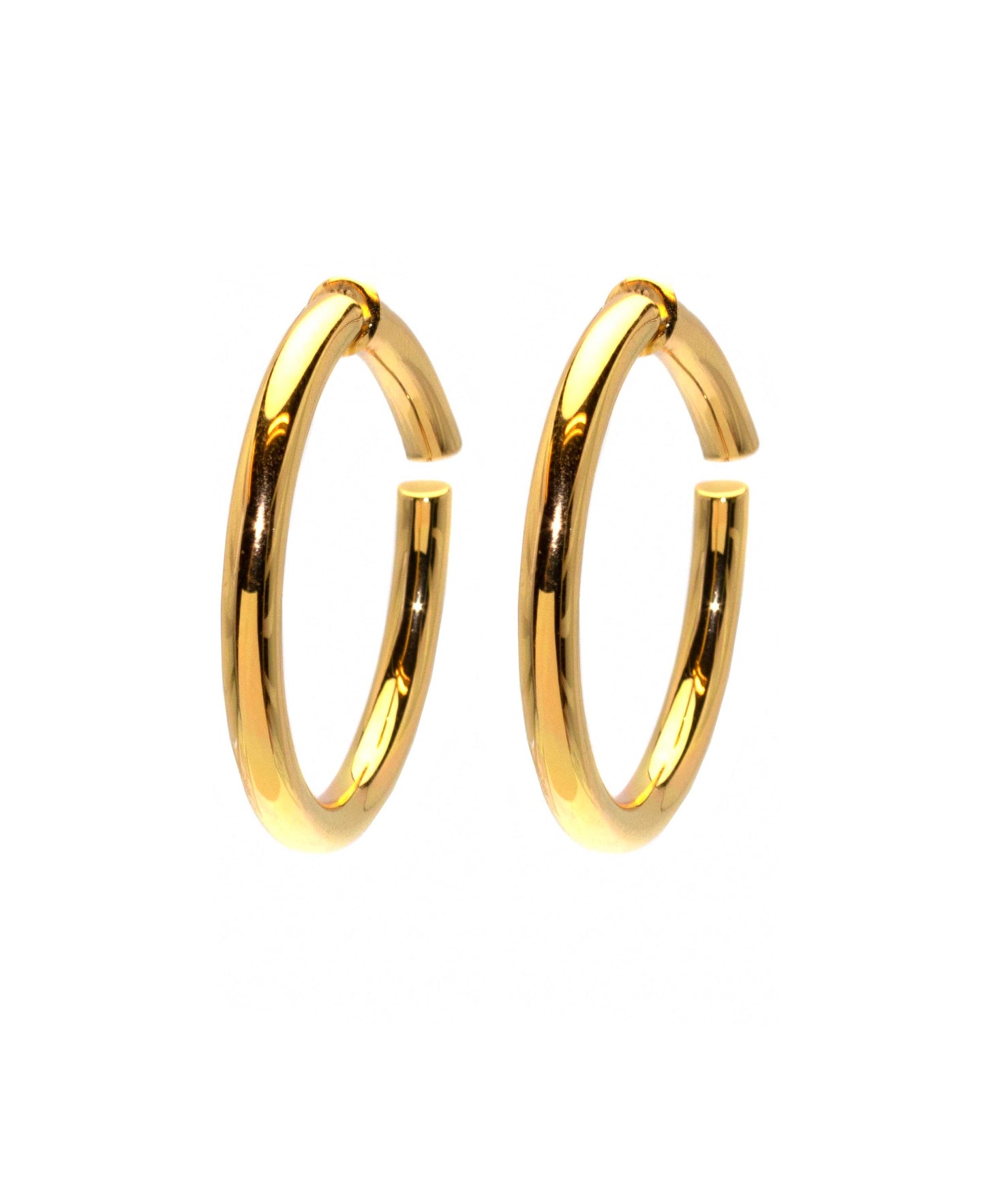 Barbara hoops in — earrings in 18k gold-plated 925 sterling silver