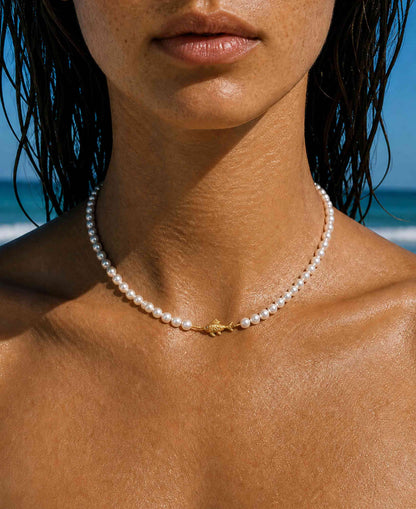 Deep sea pearl necklace