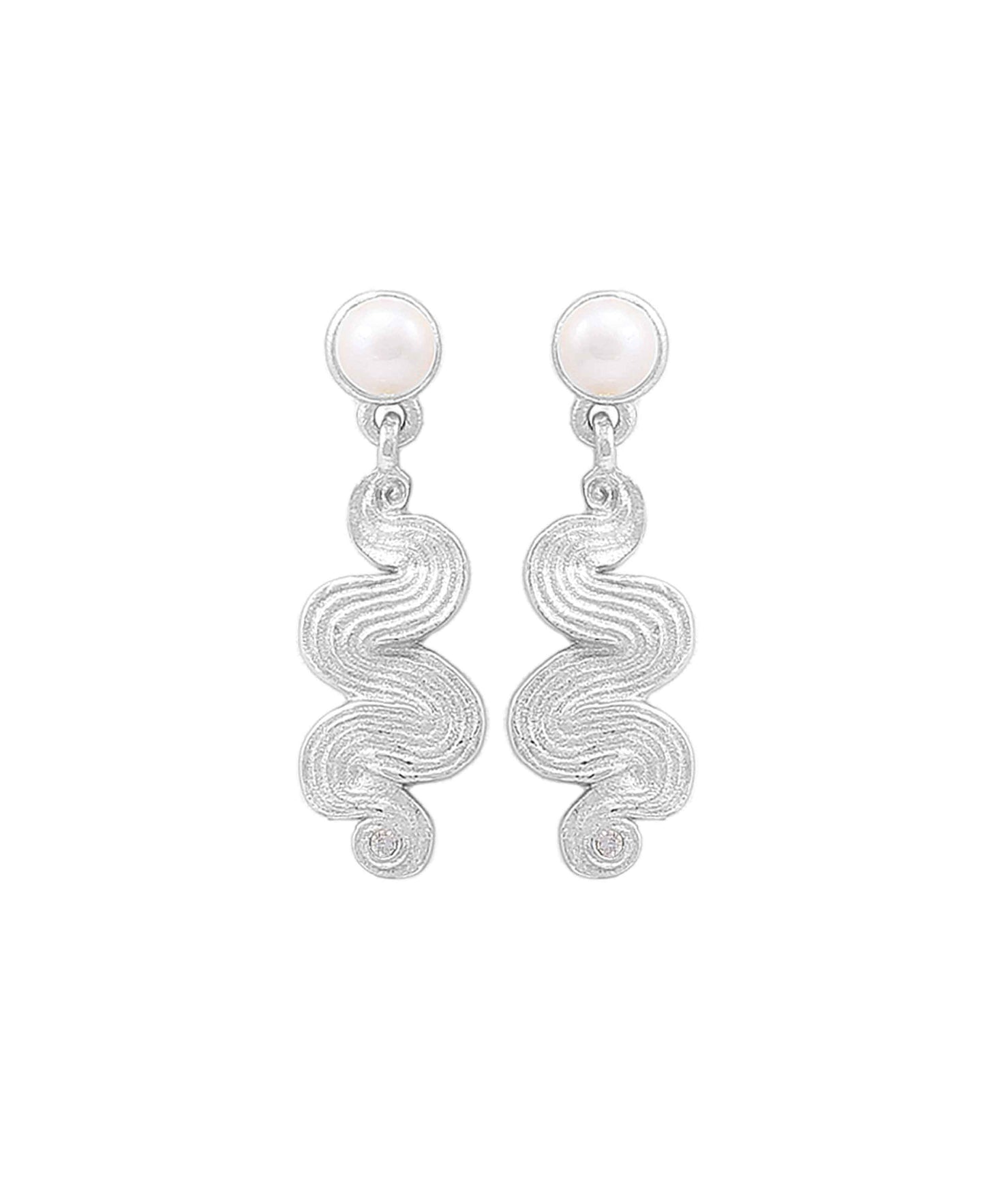 Audrey pearl earrings