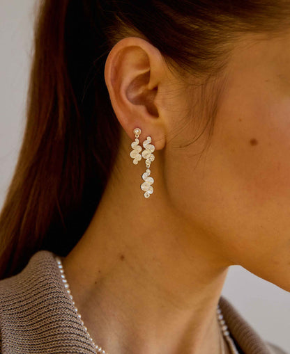 Audrey pearl earrings