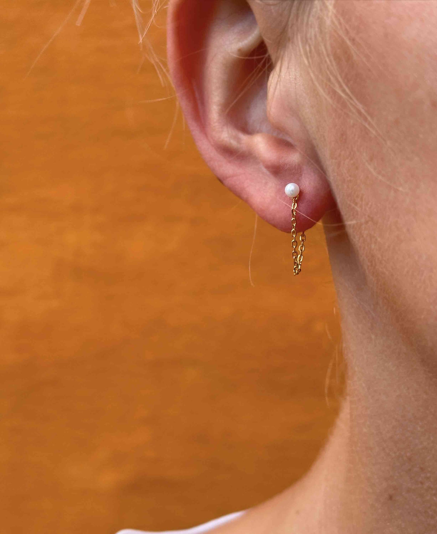 Tuva pearl earrings