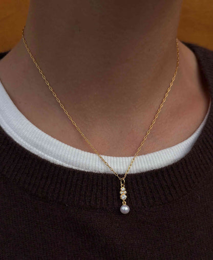 Scarlet necklace